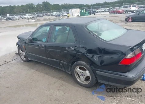 1999 Saab 9-5 z USA, uszkodzony, nr VIN YS3ED48E5X3003737